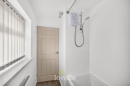 3 bedroom Semi-detached house for sale in Butt Lane, Laceby, DN37