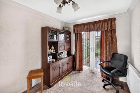 3 bedroom Semi-detached house for sale in Briar Close, South Killingholme, DN40