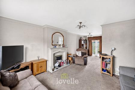 3 bedroom Semi-detached house for sale in Briar Close, South Killingholme, DN40