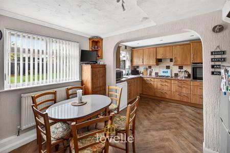 3 bedroom Semi-detached house for sale in Briar Close, South Killingholme, DN40