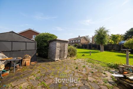 3 bedroom Semi-detached house for sale in Briar Close, South Killingholme, DN40