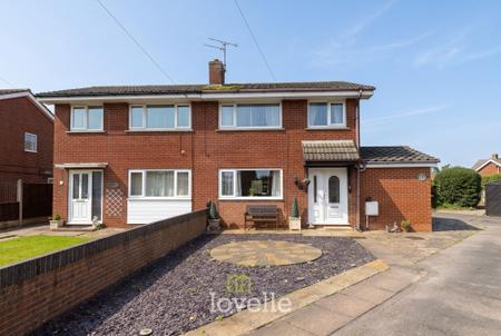 3 bedroom Semi-detached house for sale in Briar Close, South Killingholme, DN40