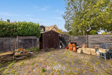 3 bedroom Semi-detached house for sale in Briar Close, South Killingholme, DN40