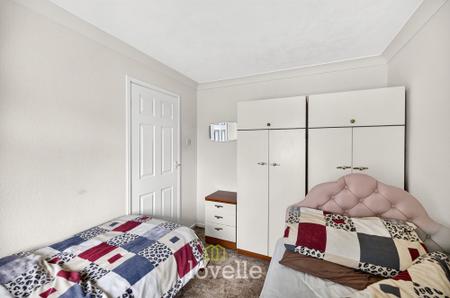 3 bedroom Semi-detached house for sale in Briar Close, South Killingholme, DN40