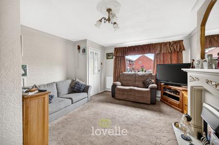 3 bedroom Semi-detached house for sale in Briar Close, South Killingholme, DN40