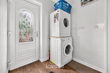 3 bedroom Semi-detached house for sale in Briar Close, South Killingholme, DN40