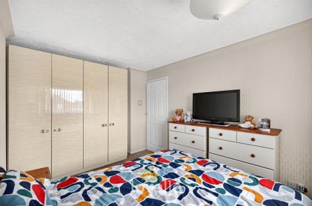 3 bedroom Semi-detached house for sale in Briar Close, South Killingholme, DN40