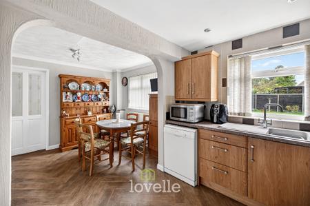 3 bedroom Semi-detached house for sale in Briar Close, South Killingholme, DN40