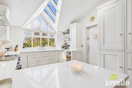 4 bedroom Detached house for sale in Beverley Road, Kingston upon Hull, HU6