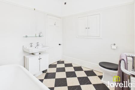 4 bedroom Detached house for sale in Beverley Road, Kingston upon Hull, HU6