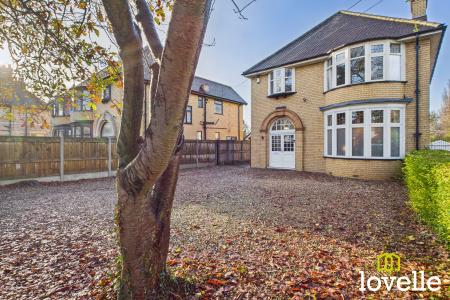 4 bedroom Detached house for sale in Beverley Road, Kingston upon Hull, HU6