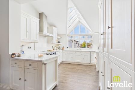 4 bedroom Detached house for sale in Beverley Road, Kingston upon Hull, HU6