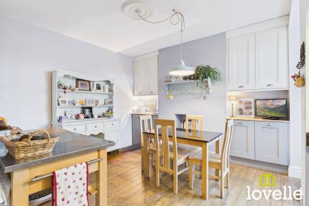 2 bedroom Semi-detached house for sale in East End Road, Kingston upon Hull, HU12