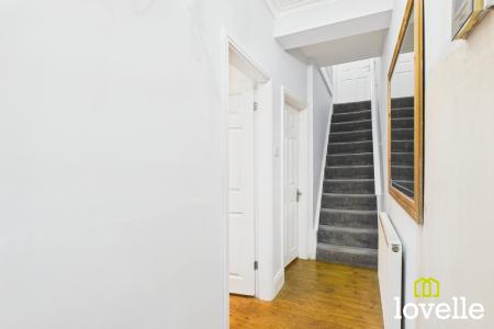 2 bedroom Semi-detached house for sale in East End Road, Kingston upon Hull, HU12