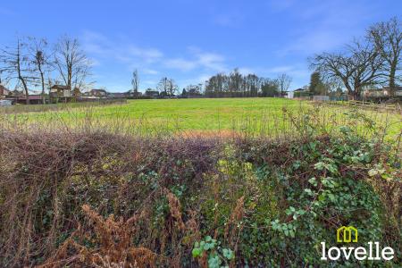 2 bedroom Semi-detached house for sale in East End Road, Kingston upon Hull, HU12