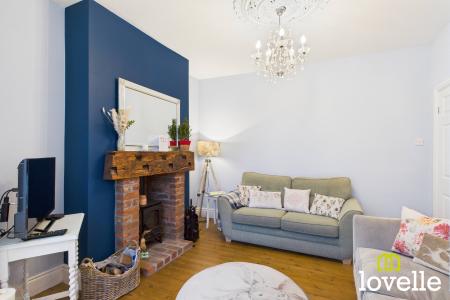 2 bedroom Semi-detached house for sale in East End Road, Kingston upon Hull, HU12