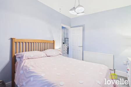 2 bedroom Semi-detached house for sale in East End Road, Kingston upon Hull, HU12