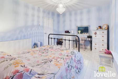 2 bedroom Semi-detached house for sale in East End Road, Kingston upon Hull, HU12