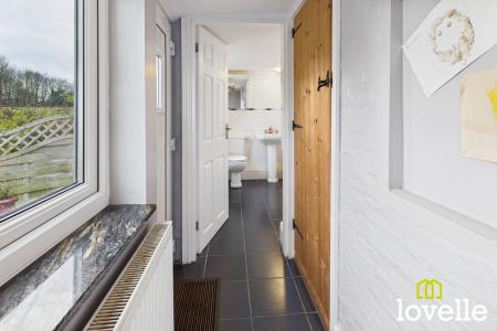 2 bedroom Semi-detached house for sale in East End Road, Kingston upon Hull, HU12