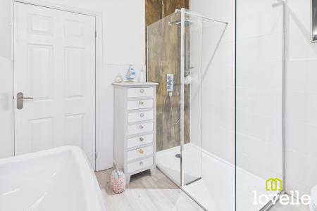 2 bedroom Semi-detached house for sale in East End Road, Kingston upon Hull, HU12