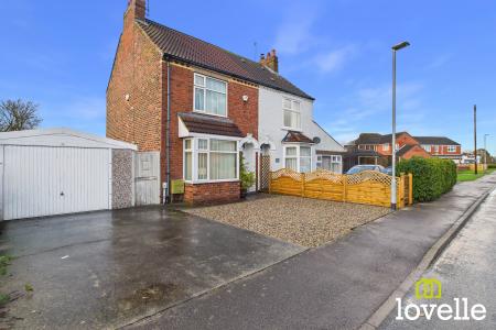 2 bedroom Semi-detached house for sale in East End Road, Kingston upon Hull, HU12