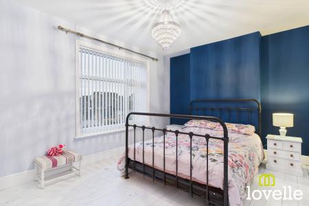 2 bedroom Semi-detached house for sale in East End Road, Kingston upon Hull, HU12