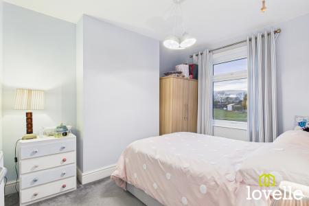 2 bedroom Semi-detached house for sale in East End Road, Kingston upon Hull, HU12