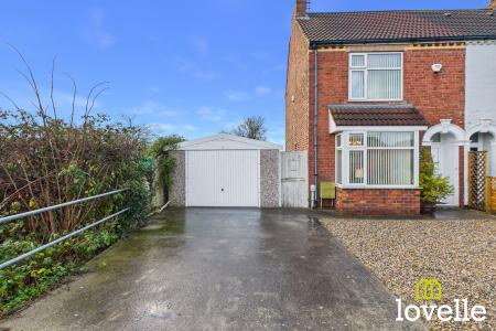 2 bedroom Semi-detached house for sale in East End Road, Kingston upon Hull, HU12