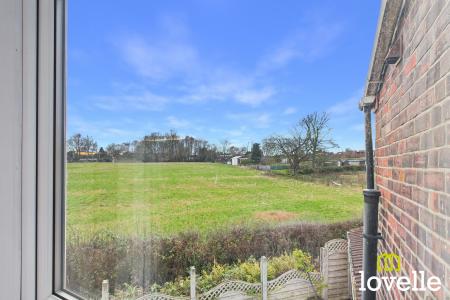 2 bedroom Semi-detached house for sale in East End Road, Kingston upon Hull, HU12