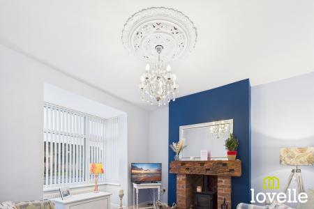 2 bedroom Semi-detached house for sale in East End Road, Kingston upon Hull, HU12