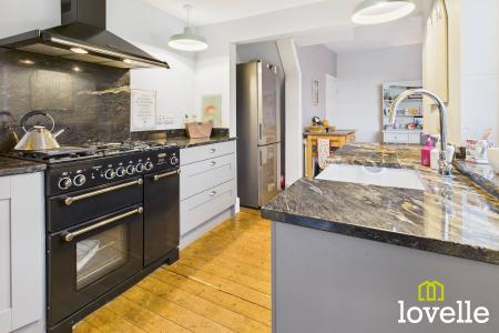 2 bedroom Semi-detached house for sale in East End Road, Kingston upon Hull, HU12