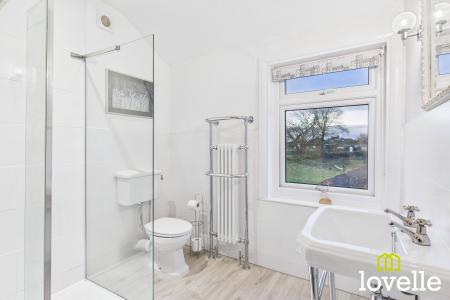 2 bedroom Semi-detached house for sale in East End Road, Kingston upon Hull, HU12