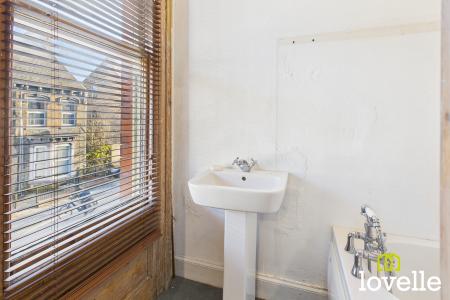 3 bedroom Terraced House for sale in Hutt Street, Kingston upon Hull, HU3