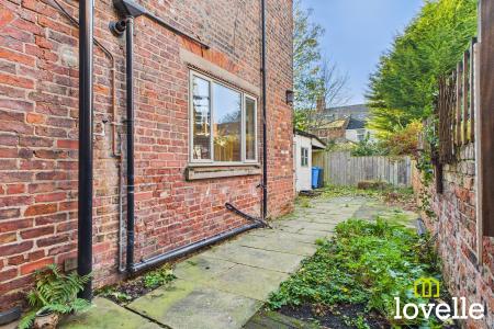 3 bedroom Terraced House for sale in Hutt Street, Kingston upon Hull, HU3