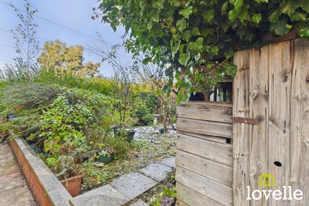 3 bedroom Semi-detached house for sale in Maytree Avenue, Kingston upon Hull, HU8