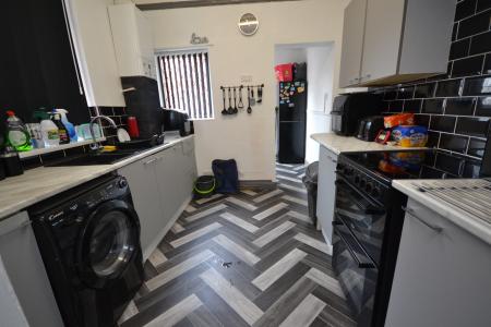 2 bedroom Terraced House for sale in Nepean Grove, Kingston upon Hull, HU3
