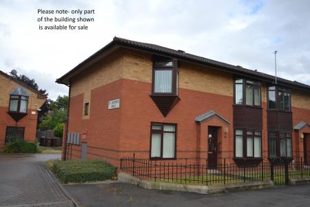 2 bedroom Flat for sale in St Georges Walk, Kingston upon Hull, HU9