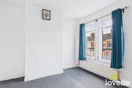 2 bedroom End of terrace house for sale in Dorset Street, Kingston upon Hull, HU4