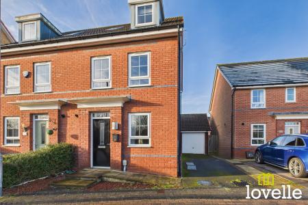 4 bedroom Semi-detached house for sale in Primrose Way, Kingswood, Hull, HU7