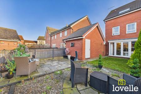 4 bedroom Semi-detached house for sale in Primrose Way, Kingswood, Hull, HU7