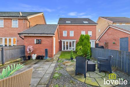 4 bedroom Semi-detached house for sale in Primrose Way, Kingswood, Hull, HU7