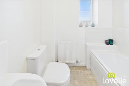 4 bedroom Semi-detached house for sale in Primrose Way, Kingswood, Hull, HU7