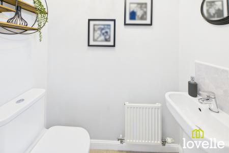 4 bedroom Semi-detached house for sale in Primrose Way, Kingswood, Hull, HU7