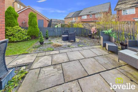 4 bedroom Semi-detached house for sale in Primrose Way, Kingswood, Hull, HU7