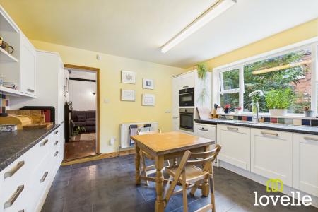 5 bedroom Semi-detached house for sale in Marlborough Avenue, Kingston upon Hull, HU5