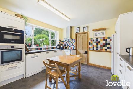 5 bedroom Semi-detached house for sale in Marlborough Avenue, Kingston upon Hull, HU5