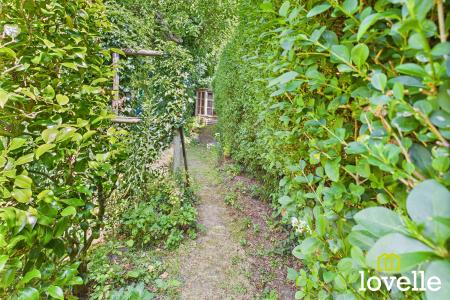 3 bedroom Semi-detached house for sale in Swanland Road, Hessle, East Riding of Yorkshire, HU13