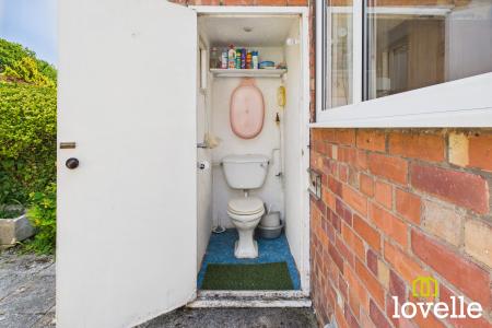 3 bedroom Semi-detached house for sale in Swanland Road, Hessle, East Riding of Yorkshire, HU13