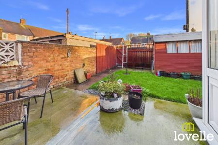 2 bedroom Terraced House for sale in Dent Road, Kingston upon Hull, HU5