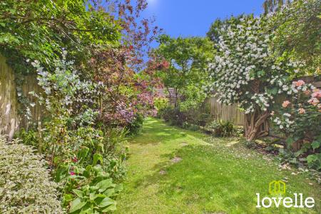5 bedroom Terraced House for sale in Marlborough Avenue, Kingston upon Hull, HU5
